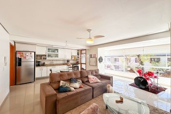 apartment em Rua Roque Gonzales, Jardim Botânico - Porto Alegre - RS