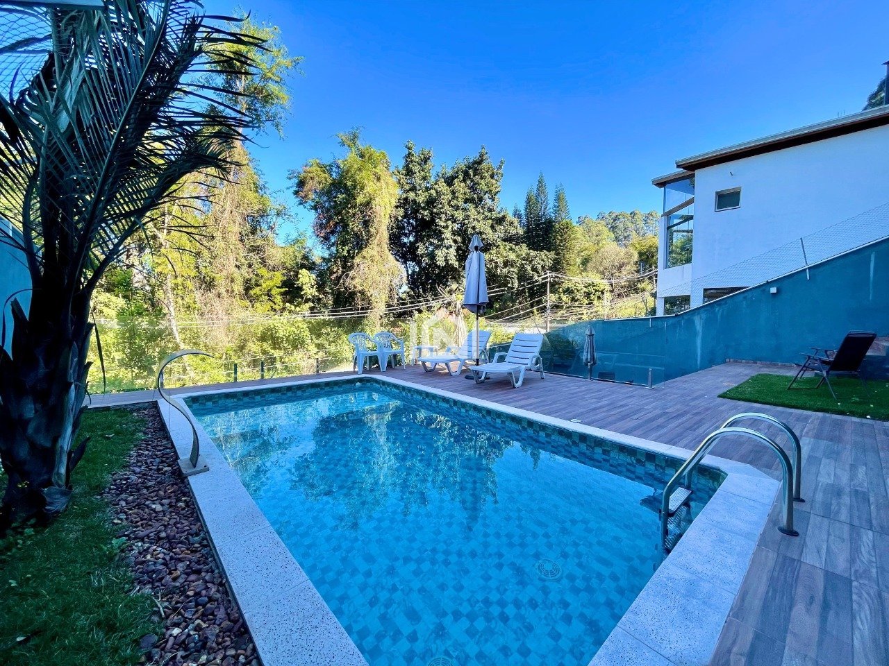 casa a venda no condominio quinta de sao fernando - piscina