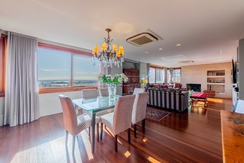 apartment em Rua Cândido Batista de Oliveira, Moinhos de Vento - Porto Alegre - RS