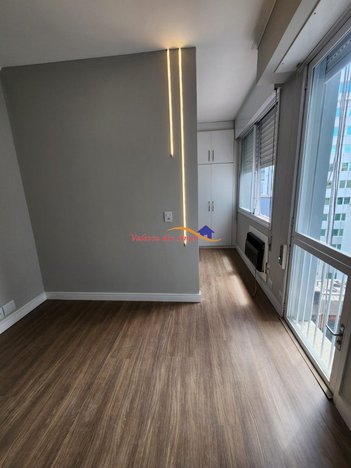 apartment em Rua Voluntários da Pátria, Centro Histórico - Porto Alegre - RS
