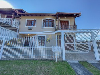 house em Rua Raimundo Loff, Centro - Gravataí - RS