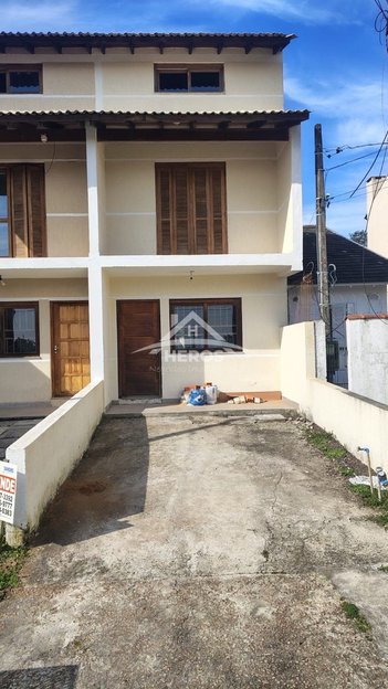 house em Rua Waldemar da Silva Tavares, Guarujá - Porto Alegre - RS
