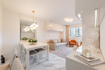 apartment em Emílio de Menezes, Três Figueiras - Porto Alegre - RS