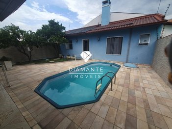 house em Eliza Tevah, Hípica - Porto Alegre - RS