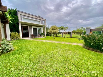 house em Rua Embôa, Centro - Xangri-Lá - RS