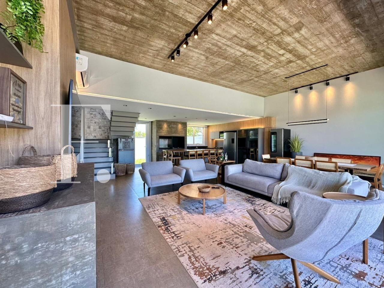 WhatsApp Image 2025-11-14 at 13.32