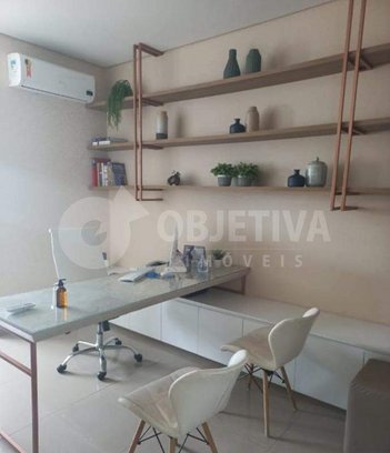 office em Avenida Francisco Ribeiro, Santa Mônica - Uberlândia - MG