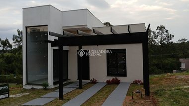 house em Estrada Caminho do Meio, Cocão - Viamão - RS