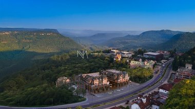 business em Avenida das Hortênsias, Jardim Bela Vista - Gramado - RS