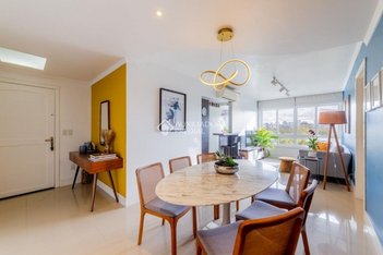 apartment em Rua Professor Freitas Cabral, Jardim Botânico - Porto Alegre - RS