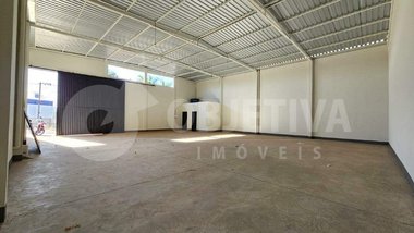 industrial em Rua Dolomita, Dona Zulmira - Uberlândia - MG
