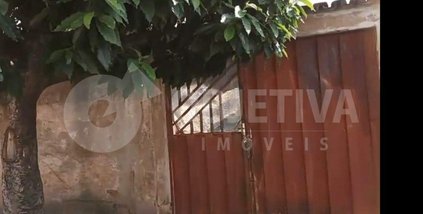 house em Rua Aurora Nogueira, Laranjeiras - Uberlândia - MG
