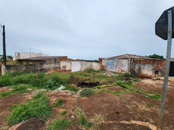 land_lot em Rua Victor Hugo, Eldorado - Londrina - PR