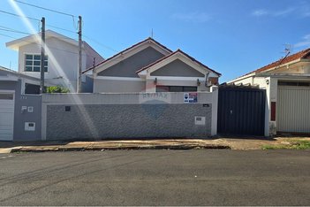 house em Rua Doutor Costa Leite, Centro - Botucatu - SP