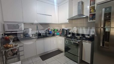 house em Rua Espírito Santo, Marta Helena - Uberlândia - MG