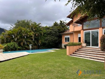 house em Avenida Country Club, Nogueira - Petrópolis - RJ