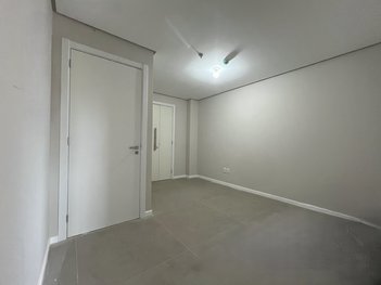 office em Coronel Aparício Borges, Glória - Porto Alegre - RS