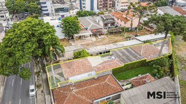 land_lot em Rua Alferes Ângelo Sampaio, Água Verde - Curitiba - PR