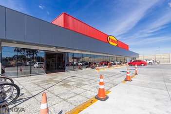 business em Rua Eduardo Pinto da Rocha, Sítio Cercado - Curitiba - PR