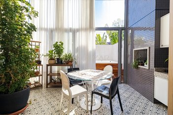 apartment em Rua Júlio Perneta, Mercês - Curitiba - PR
