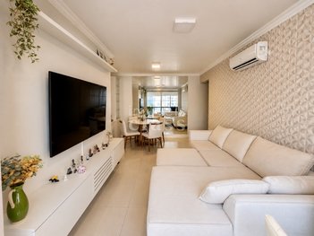 apartment em Alameda Eduardo Guimarães, Três Figueiras - Porto Alegre - RS