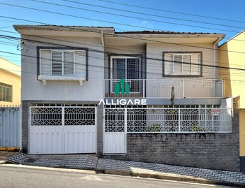 house em Rua Professor Queiroz Filho, Primavera - Pouso Alegre - MG