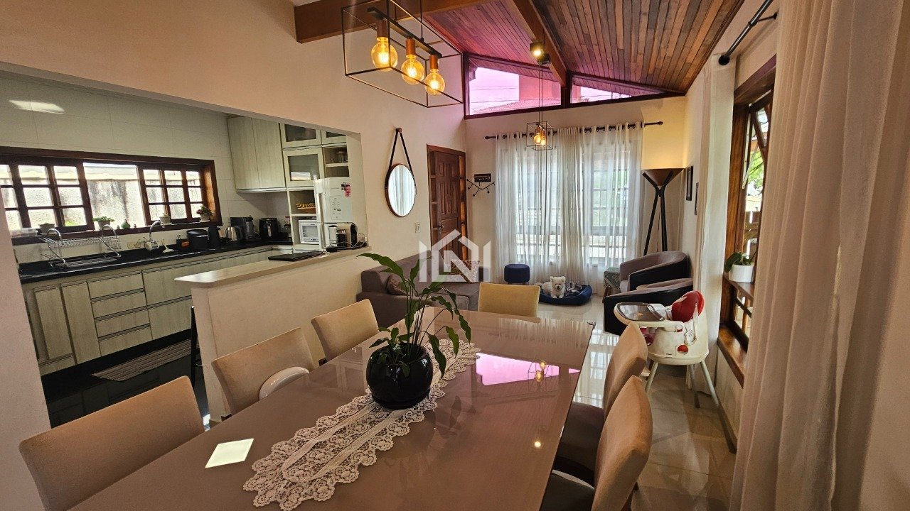 casa a venda no condominio terras de sao fernando - sala de jantar e cozinha