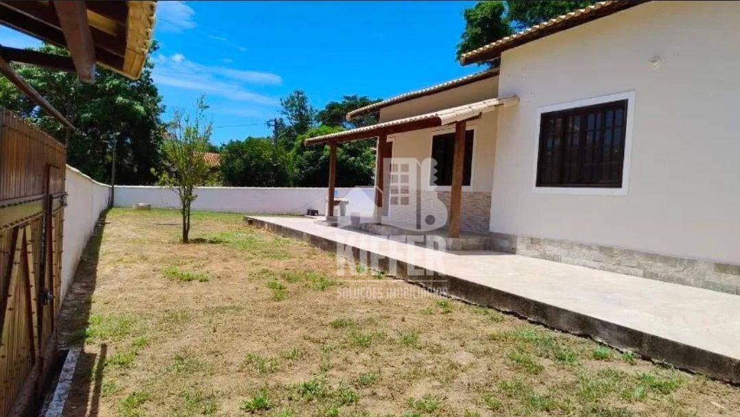 Casa 3 Quartos com Piscina em Terreno de 240m² em Maricá