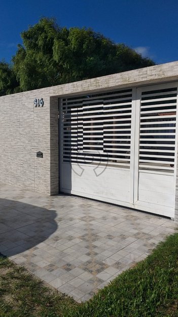house em Rua Archimimo Arrieche, Cassino - Rio Grande - RS