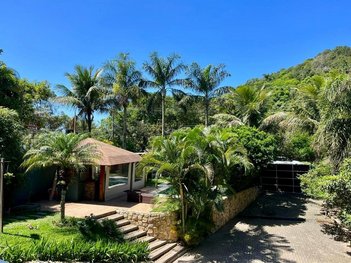 house em Rodovia Jornalista Manoel de Menezes, Barra da Lagoa - Florianópolis - SC