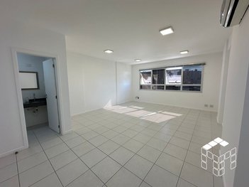 office em Rua Souza Dutra, Estreito - Florianópolis - SC