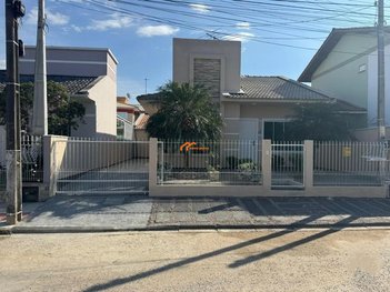 house em Rua dos Ingás, Madri - Palhoça - SC