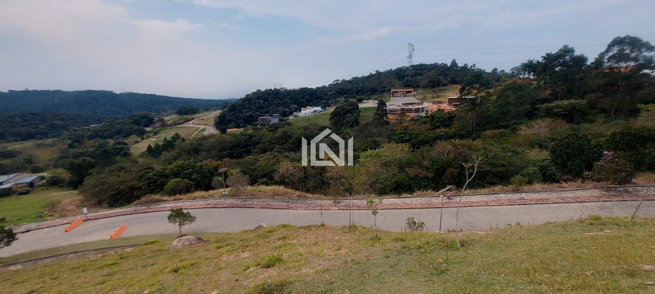 terreno em aclive a venda no condominio vila da mata em sao roque
