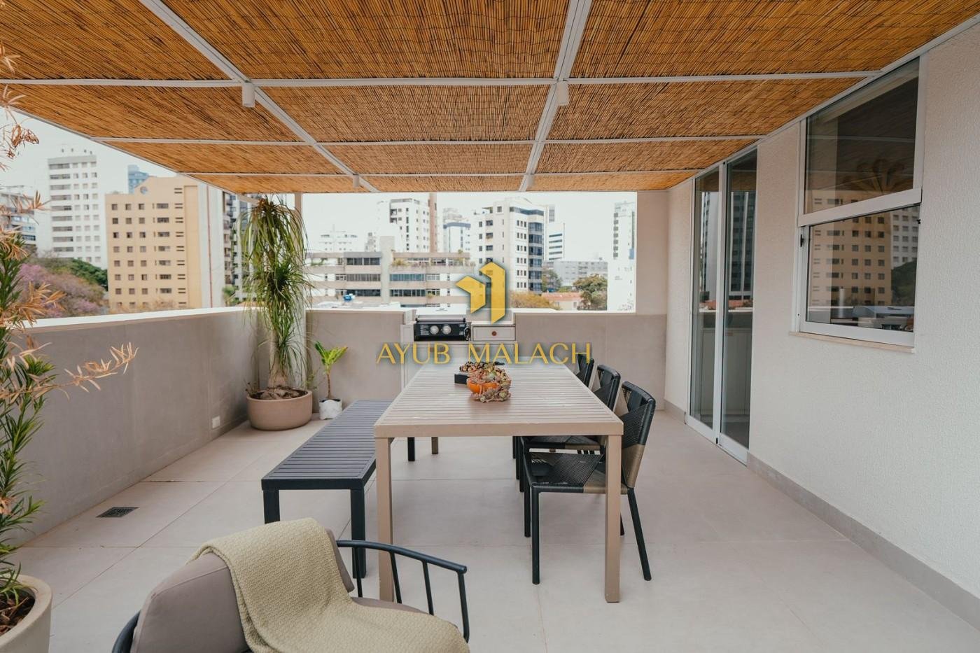 Apartamento com 3 quartos — Serra, Belo Horizonte