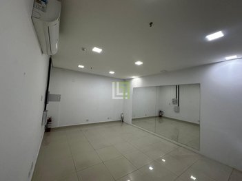 business em Rua Capitão Cassiano Ricardo de Toledo, Chácara Urbana - Jundiaí - SP