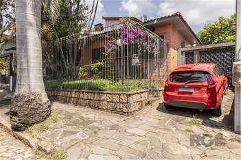 house em Rua Professor Fernando Carneiro, Três Figueiras - Porto Alegre - RS