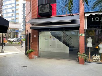 business em Rua Quatro de Outubro, Moinhos de Vento - Porto Alegre - RS