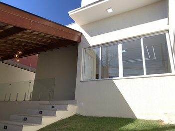 house em Rua José Frasquilho Carlota, Vila Suiça - Pindamonhangaba - SP