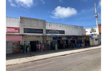 business em Avenida Engenheiro Roberto Freire, Ponta Negra - Natal - RN