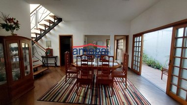 commercial_building em Doutor Waldemar Berardinelli, Centro - Jacareí - SP