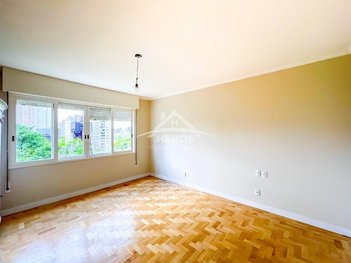 apartment em Rua Vinte e Quatro de Outubro, Moinhos de Vento - Porto Alegre - RS
