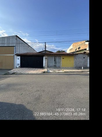 house em Rua Luiz de Paula Santos, Residencial Mantiqueira - Pindamonhangaba - SP