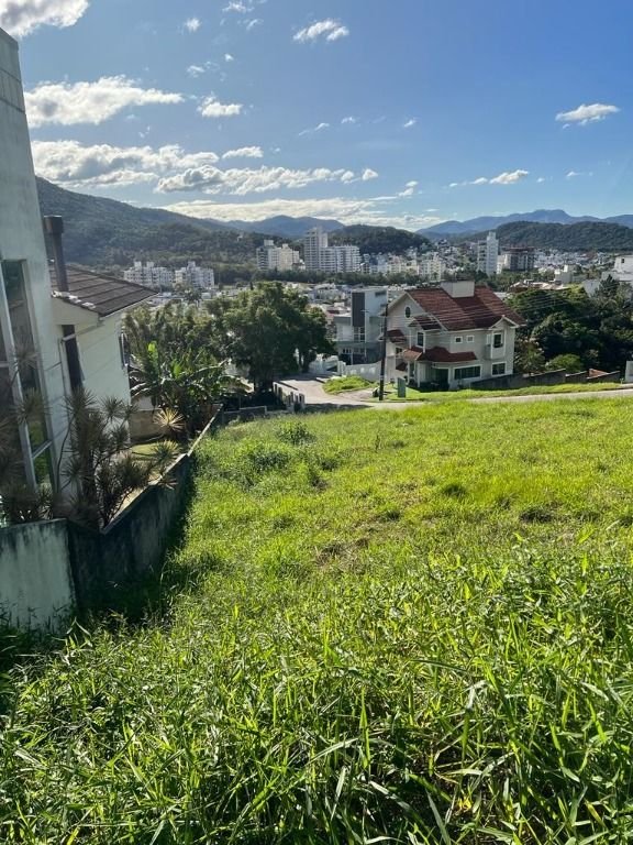 Terreno à venda no bairro Pedra Branca, Palhoça por 4k Imóveis.