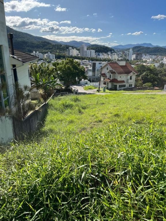 Terreno à venda no bairro Pedra Branca, Palhoça por 4k Imóveis.