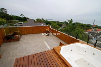 house em Rodovia Jornalista Manoel de Menezes, Barra da Lagoa - Florianópolis - SC