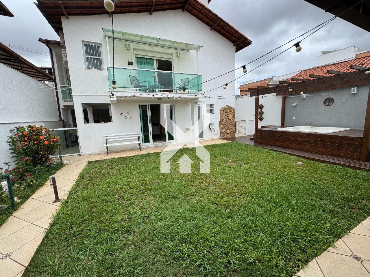 Casa com 3 quartos — Planalto, Belo Horizonte