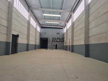 industrial em Avenida Adalmiro, Portão - Arujá - SP