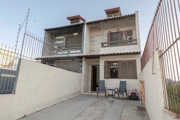 house em Rua Heitor Kramer, Guarujá - Porto Alegre - RS
