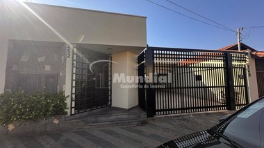 house em Avenida Cesário Carlos de Almeida, Jardim Europa - Laranjal Paulista - SP