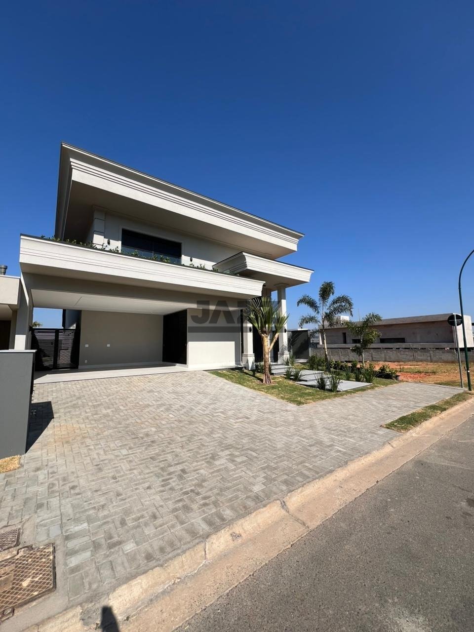 WhatsApp Image 2025-11-17 at 18.39